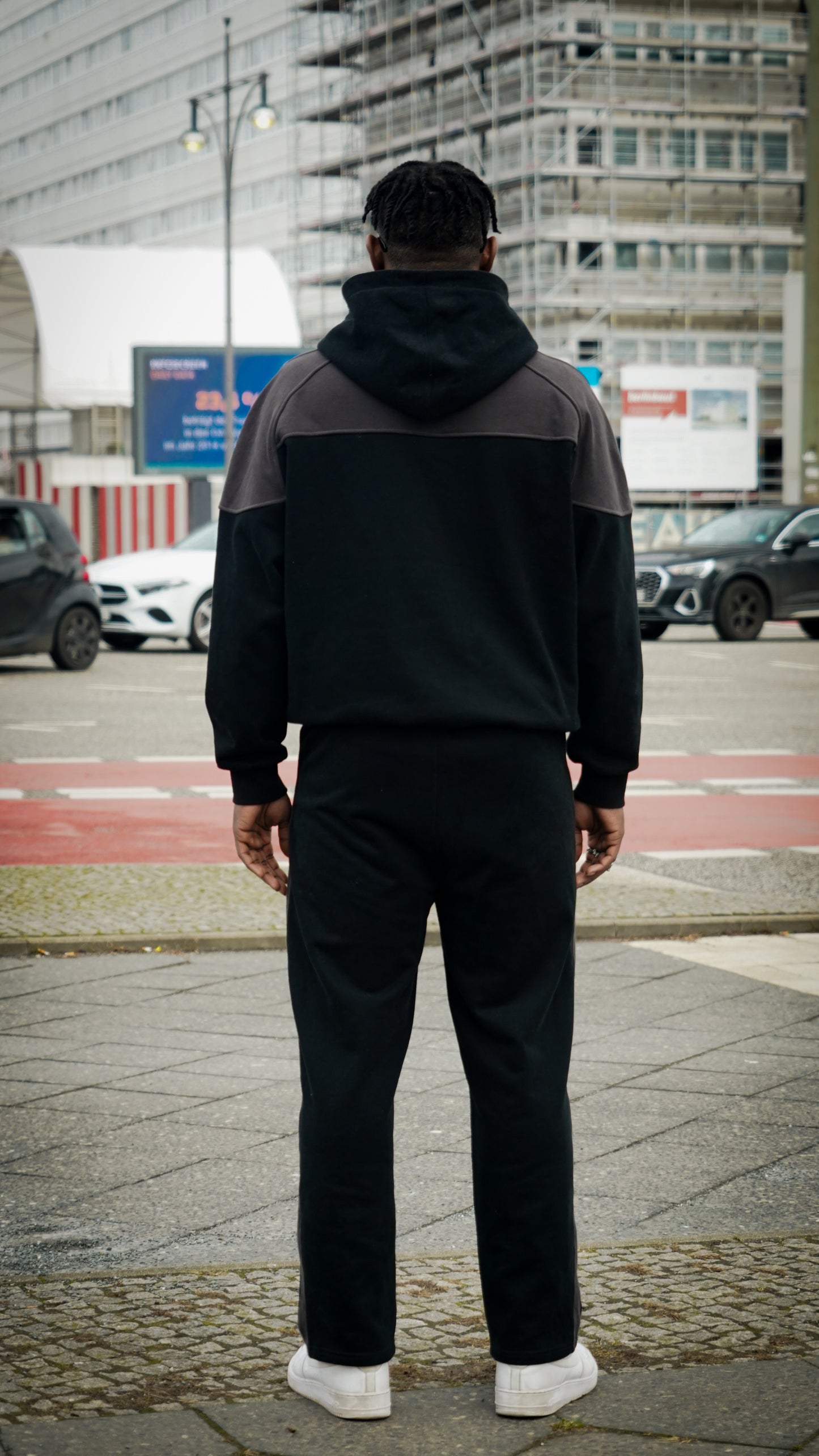 SWEATPANTS